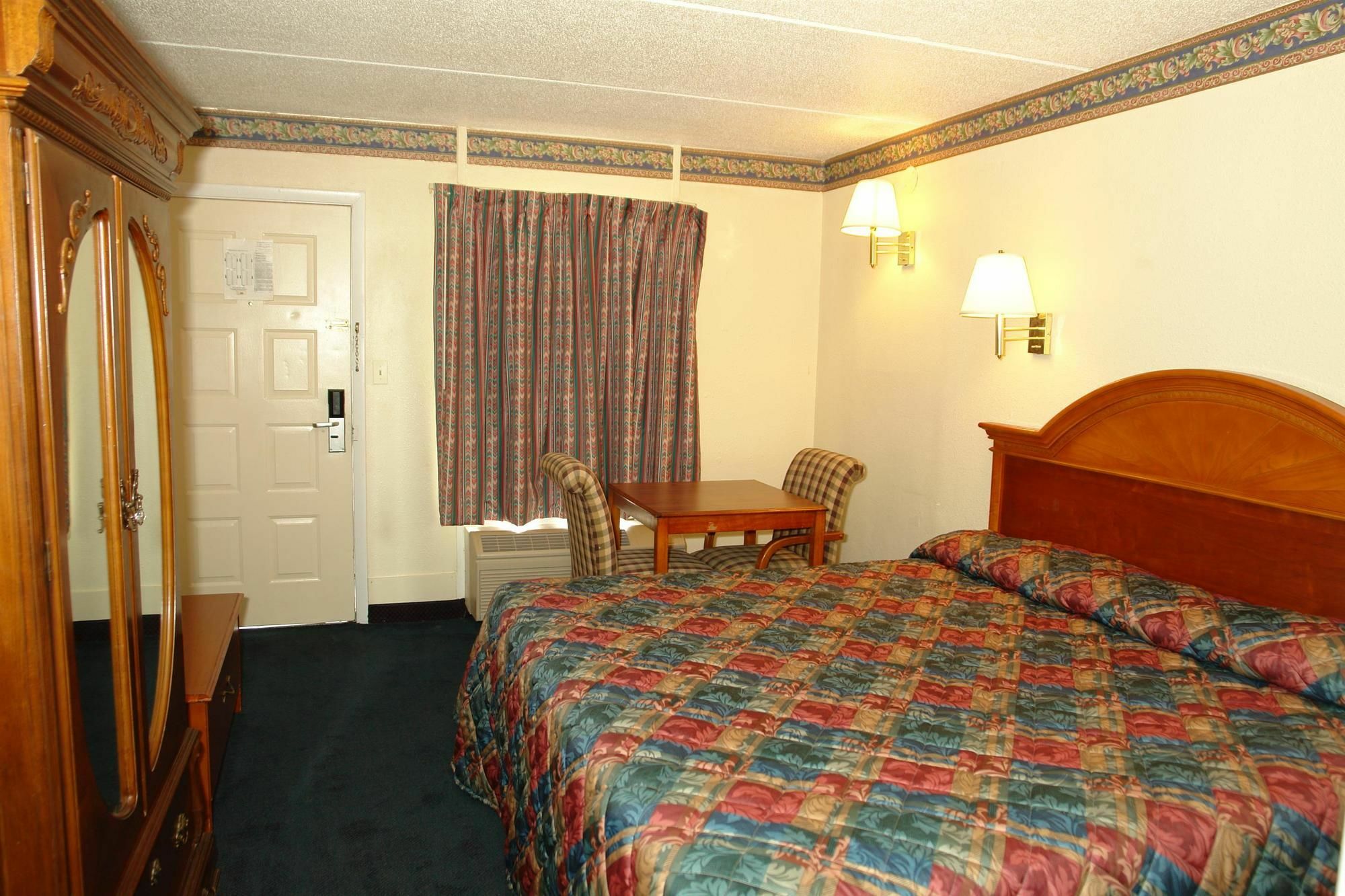 Days Inn By Wyndham Knoxville North Powell Δωμάτιο φωτογραφία